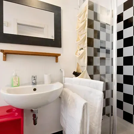Comfy And Quiet, Great Location Appartement