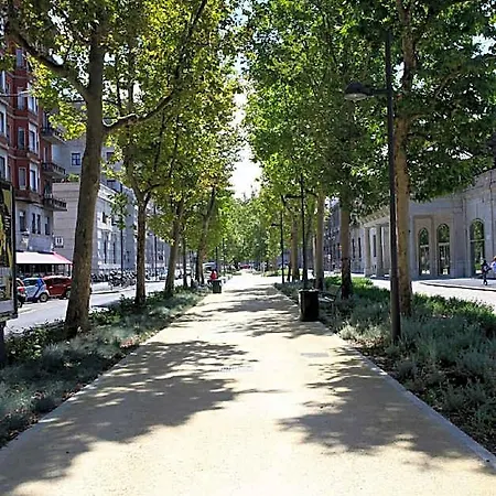 Comfy And Quiet, Great Location Lejlighed Milano